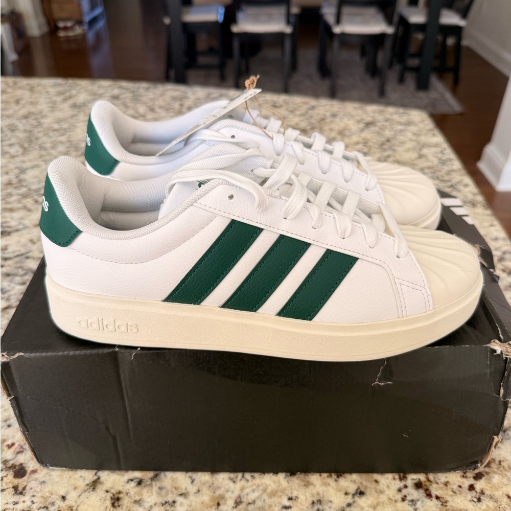 Adidas Streettalk